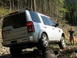 Juan's LR3 having a go and being guided by Paul Cooper.
