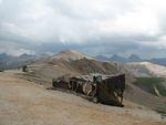 Remains of mining buildings at top of the pass